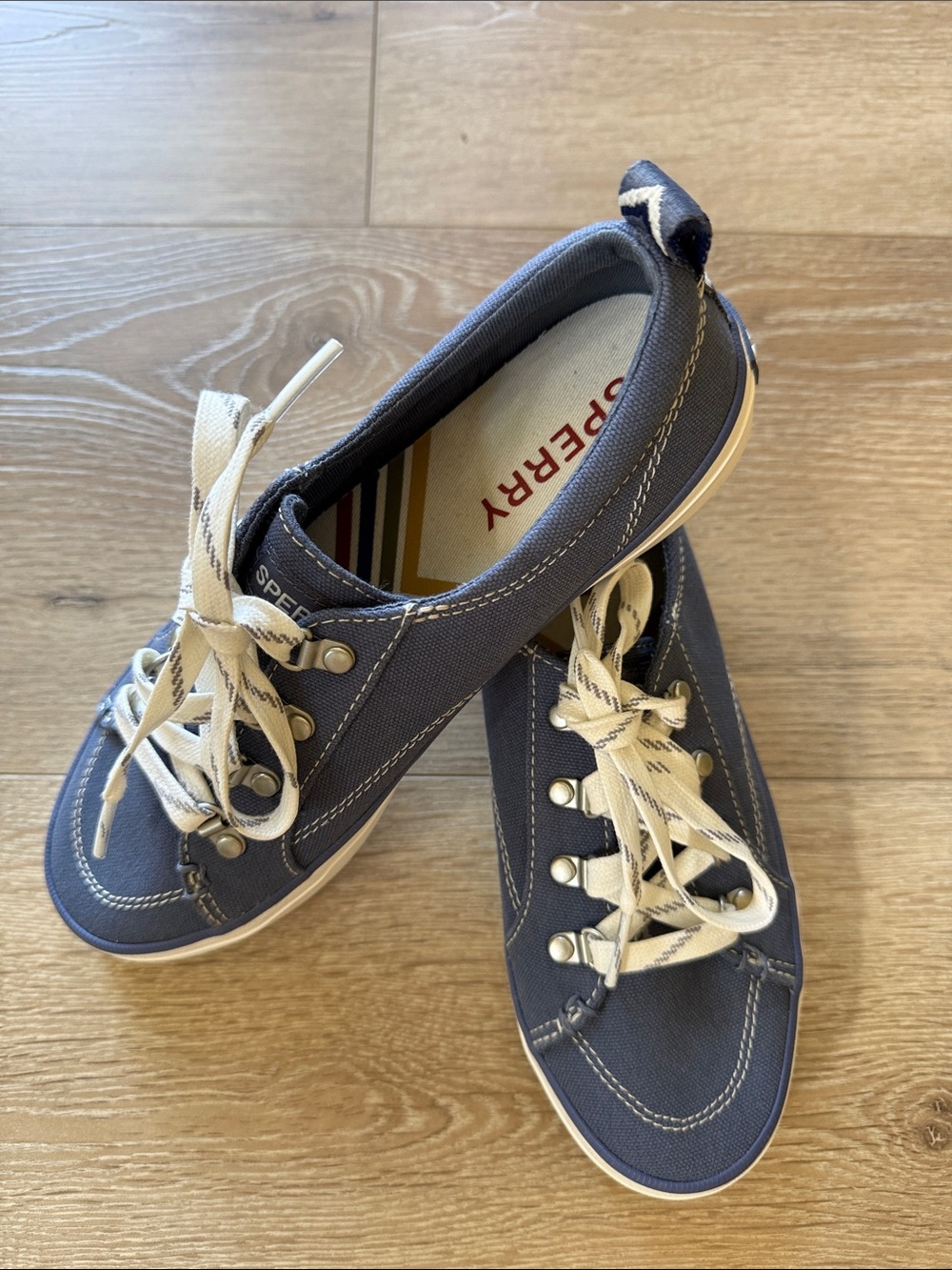 Sperry Top-Sider Women's Navy Canvas Low Top Sneakers Size 6